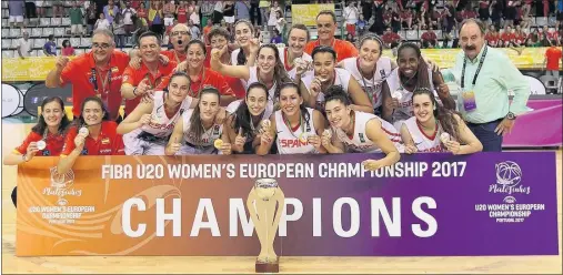  ??  ?? CAMPEONAS DE EUROPA. La Selección Sub-20 derrotó a Eslovenia y se colgó el oro, el tercero seguido en esta categoría. Araújo, MVP.