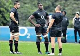  ??  ?? Food for thought: England’s Maro Itoje (centre) with Dylan Hartley yesterday