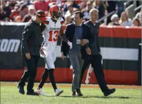  ?? RON SCHWANE - THE ASSOCIATED PRESS ?? Browns wider receiver Rod Streater walks off the field after an injury in the first half Oct. 14.