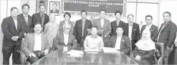  ??  ?? Ewon (seated, centre), Johan (second left) and Diyanah (right) with IDS top management and officers from UPPM, MPKK and Pejabat Adun Kadamaian following the courtesy call.