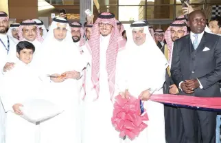  ??  ?? The Luxury Motor Show (EXCS11) was inaugurate­d by Salman bin Muhsin Al-Dhalaan, general manager at Ministry of Transport branch in Riyadh.