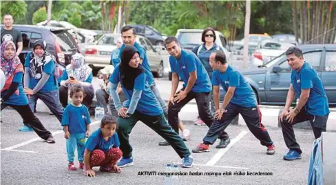  ??  ?? AKTIVITI memanaskan badan mampu elak risiko kecederaan.