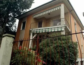  ?? (Newpress) ?? La casa
La villetta di Aldo e Luisa Donegani, uccisi dal nipote Guglielmo Gatti nel 2005, è stata acquistata da un geometra di Brescia