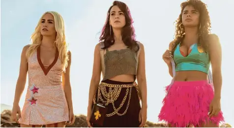  ?? Foto: Tamara Arranz/Netflix ?? Die drei Prostituie­rten Wendy (Lali Espósito, von links) Coral (Verónica Sánchesz) und Gina (Yany Prado) wollen aussteigen.