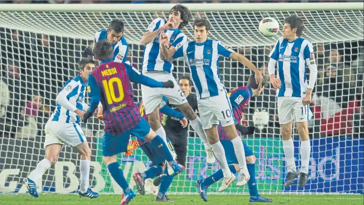  ?? FOTO: PERE PUNTÍ ?? Leo Messi es un seguro de gol ante cualquier rival. La Real Sociedad también ha lamentado su puntería