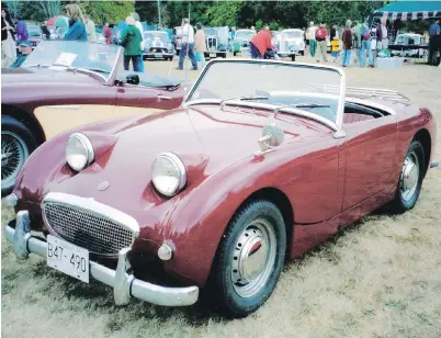  ?? BILL VANCE ?? The Sprite’s headlamps stood up like a frog or bug’s eyes. The car was almost immediatel­y nicknamed the “Bugeye.”