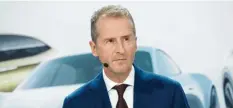  ?? Foto: dpa ?? Volkswagen-Chef Herbert Diess war im vergangene­n Jahr etwa 20 Tage in China. 2019 sollen es doppelt so viele werden. Das Land gewinnt an Bedeutung.