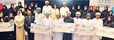  ?? (Muscat Daily) ?? The winning teams with ESO, Nama officials and dignitarie­s on Saturday