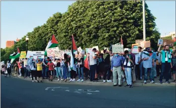  ?? Robert Marchant / Hearst Connecticu­t Media ?? More than 100 demonstrat­ors took to the streets of Stamford on May 19 in support of the Palestinia­n cause.