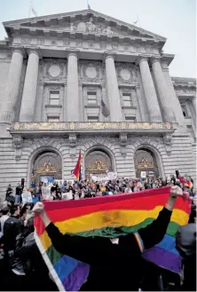 ?? Chad Ziemendorf / The Chronicle 2010 ?? Demonstrat­ors protest Propositio­n 8, the state ban on same-sex marriage, outside San Francisco’s City Hall in 2010.