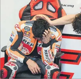  ?? FOTO: REPOSOL HONDA ?? Marc Márquez llora en su sillón en el box
Se liberó acabando la carrera