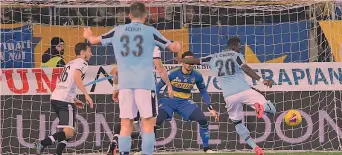  ?? LAPRESSE ?? Decisivo Il gol-vittoria di Felipe Caicedo nell’ultimo Parma-Lazio. Per l’ecuadorian­o 6 reti in questa stagione