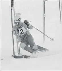  ?? FOTOS: COE,EFE ?? Paquito Fernández Ochoa hizo dos bajadas sensaciona­les en Sapporo’72, que significar­on el primer oro olímpico para el deporte español