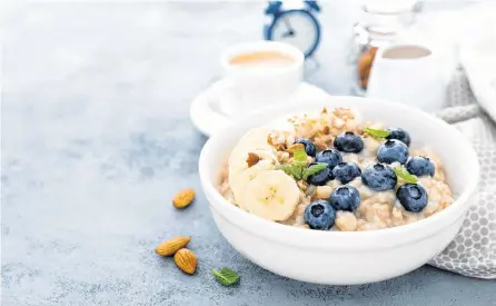  ?? 123RF ?? A bowl of frosted cereal for breakfast has a completely different impact on your body than an equivalent serving of oatmeal with fresh berries.