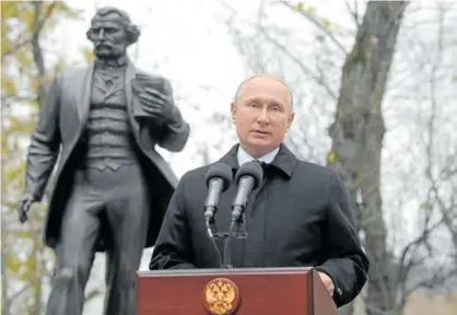  ?? Foto: Efe ?? Ajeno al revuelo diplomátic­o, el presidente ruso Vladimir Putin estuvo en un acto en Moscú.