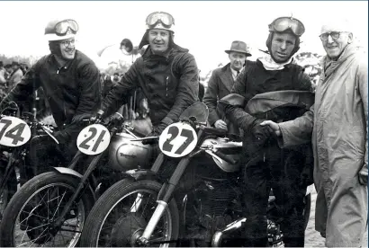  ??  ?? ABOVE The November 1952 Tasmanian TT. Senior winner Ray Owen with second placed Dave Powell (21) and Max Stephens (74). BELOW Start of the Senior TT in 1952 with the Stephens brothers Col (49) and Max (74) well away.
