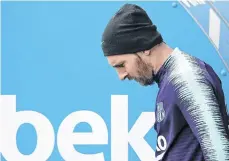  ?? /EFE ?? Lionel Messi, de regreso entrenando con el Barcelona, tiene un nuevo dolor de cabeza fuera de la cancha.