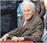  ?? FOTO: DPA ?? Spartacus mit schlohweiß­en Haaren: Kirk Douglas.