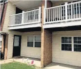  ?? VIRGINIAN-PILOT FILE PHOTO ?? The second-story apartment, in the upper left, where Matthew Charles Bass stabbed Darrell W. Long to death on Aug. 27, 2019.