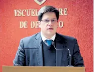  ??  ?? Alfredo Gutiérrez Ortiz Mena, ministro de la Suprema Corte de Justicia de la Nación, propondrá el amparo a sus compañeros.