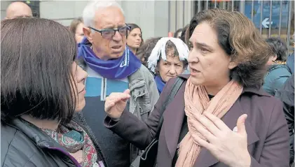  ?? AFP ?? Complicada. La alcaldesa de Barcelona, Ada Colau, muy criticada por su gestión en seguridad.