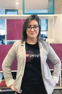  ?? JULIANA JESUS/DIVULGAÇÃO/CONVENIA ?? Expectativ­a. Karine espera crescer com a empresa, enquanto Braz deixou emprego de 17 anos para ter novo aprendizad­o