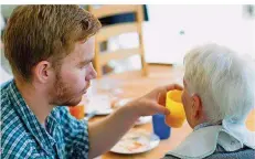  ?? FOTO: GENTSCH/DPA ?? Wie junge Menschen für einen Beruf in der Gesundheit­sbranche zu gewinnen sind, ist auch Thema auf dem Kongress in Saarbrücke­n.