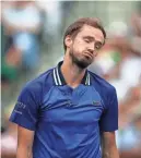  ?? TAYA GRAY/THE DESERT SUN ?? Daniil Medvedev reacts during his loss to Carlos Alcaraz during their BNP Paribas Open championsh­ip match on Sunday.