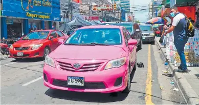  ??  ?? ALCANCE. El Taxi Rosa es un proyecto novedoso para beneficiar a mujeres.