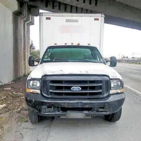  ??  ?? CAMIONETA que un sujeto se rateó en la colonia Loma Bonita y pretendía huir rumbo a la CDMX.