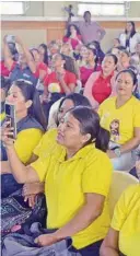  ?? FRANCISCO VERNI ?? ▶A►toridades, maestras y padres de familia participar­on en el evento.