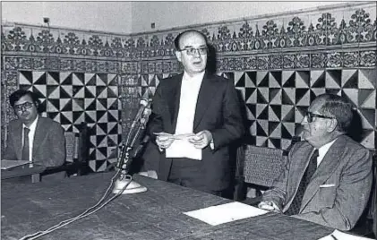  ?? ARCHIVO ?? Vicent Andrés Estellés, al recibir el Premi d’Honor de les Lletres Catalanes en 1978