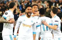  ?? JEAN-PAUL PELISSIER/REUTERS ?? POTENSI ANCAMAN: Pemain Olympique Marseille merayakan kemenangan atas RB Leipzig di Liga Europa Jumat lalu (13/4).