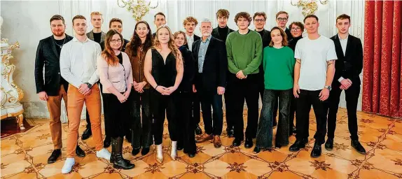  ?? FOTO HRAD.CZ ?? S mladými na Hradě. Prezident Petr Pavel se se zástupci mladé generace sešel na konci ledna. Řešili duševní zdraví, euro, bydlení, reformu školství nebo střelbu na FF UK.