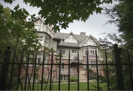  ?? CARLOS OSORIO/TORONTO STAR ?? This house at 6 Clarendon Cres., near St. Clair Ave. W. and Avenue Rd., was the setting for the 1974 Canadian-made Black Christmas.