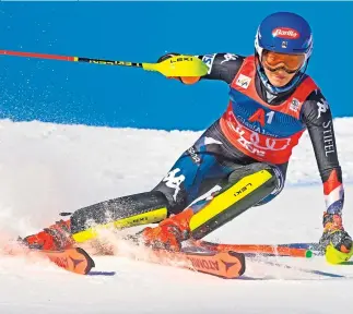  ?? ?? Mikaela Shiffrin jest faworytką zawodów w Kranjskiej Gorze. Kilka rywalek może jednak spróbować pokrzyżowa­ć szyki Amerykance.