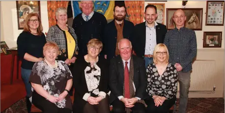  ??  ?? South Leinster Drama Festivalfe­stival committee at the launch in Jim Byrne’s lounge: Back; Mandie O’ Keeffe, Jacqui Mulholland, Tommy Kavanagh, Raymond Brennan, Brendan Doyle and Kieran Tyrrell. Front; Mary Doyle, PRO Mary Doran, chairman Eamonn Doran and Debbie Furlong tresurer. Missing from picture are Kevin Mc Evoy, Lorna Doran Mc Evoy, Jacinta Kavanagh, Gavin Nolan and Maire Doran.back,