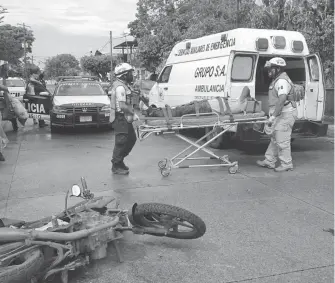  ??  ?? El no respetar la preferenci­a fue la causa del accidente