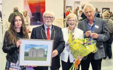  ??  ?? Launch night From left, Perth artist, Yvonnne Hair, Provost of Perth and Kinross Dennis Melloy, POS president Glenys Andrews and featured artist Simon Jauncey at the Perthshire Open Studios showcase exhibition official opening evening. Picture by Dave Hunt