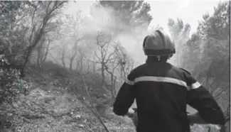  ??  ?? Les éléments de la Protection civile sont mobilisés dans plusieurs wilayas du pays