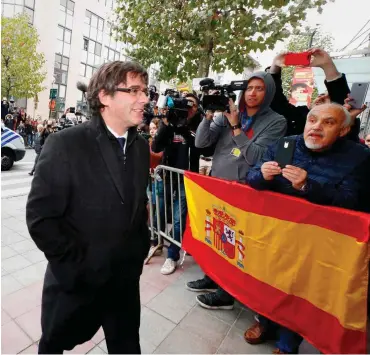  ?? Foto: AFP/Nicolas Maeterlinc­k ?? Dem nach Brüssel geflüchtet­en Carles Puigdemont drohen in Spanien dreißig Jahre Haft.