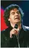  ??  ?? Fausto Leali mentre canta «Mi manchi»