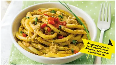  ??  ?? Se
aggiungi po’ di acqua pesto al
un della pasta, di cottura e limiti dai l’uso cremosità
di olio