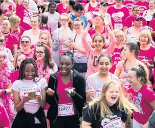  ??  ?? ●●Participan­ts at the park ahead of last year’s Race for Life charity run