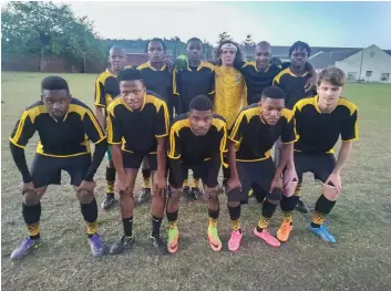  ?? Photo: Lazola Jikwana ?? Goldfields football were crowned Plate section winners of the Rhodes University Internal soccer league, when they beat Hilltop on Friday 29 September.