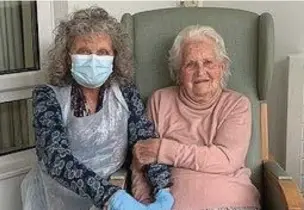  ??  ?? ●●Bettie Lovell, 96, is reunited in person with her daughter Pamela.