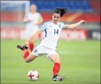  ??  ?? Karen Carney nogometaši­ca je Chelseaja i engleske nogometne reprezenta­cije i jedna je od onih kojoj su prijetili preko interneta