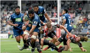  ??  ?? Blues No 8 Akira Ioane on the charge in Tokyo.