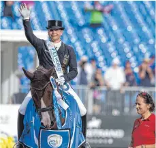  ?? FOTO: IMAGO ?? Aller guten Dinge können nicht mehr drei werden: Doppelwelt­meisterin Isabell Werth mit ihrem Pferd Bella Rose.
