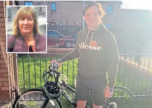  ??  ?? Lee Mills with the bike donated by Anne Petrie (inset).